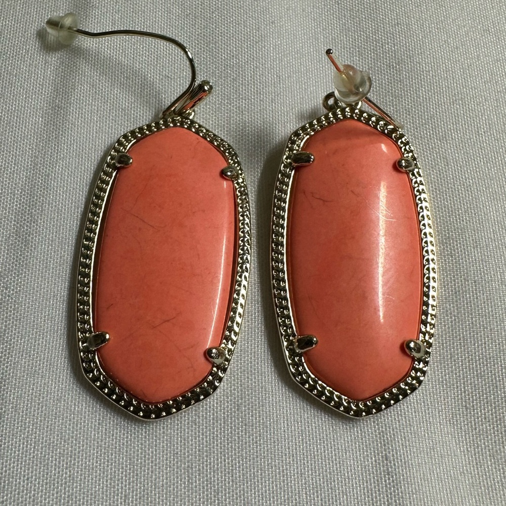 Kendra scott Elle earrings in gold and coral stones